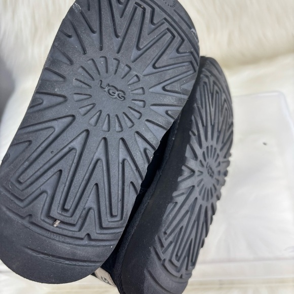 UGG WINTER BOOTS KIDS 11 SIZE - Picture 6 of 9